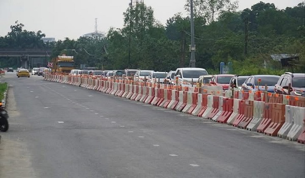 Projek menggantikan jambatan besi sedia ada di Jalan Gelang Patah-Pendas, Johor Bahru kepada jambatan konkrit